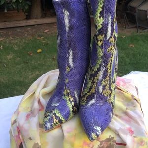 So me animal prints booties